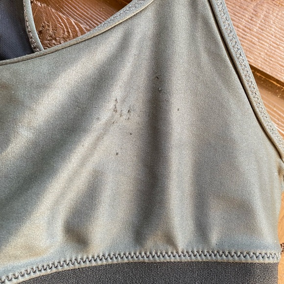 KORAL Sports Bra & Capri Leggings Set Gunmetal Lustrous Liquid Sheen Small - Picture 14 of 14